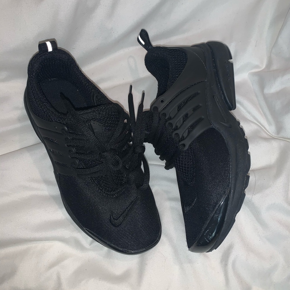 Black nike prestos